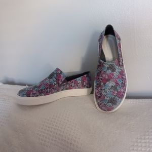 Crocs Iconic Comfort Shoes